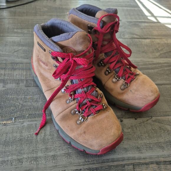 Danner Mountain 600 4.5” Hiking Boots Womens 9 Saddle Waterproof Brown Leather - Picture 1 of 16